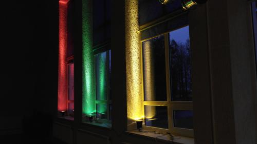 Ėriškių kultūros centras prisijungė prie akcijos apšviesti pastatą trispalve